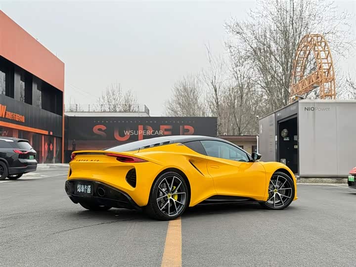 Фото 3 - Lotus Emira