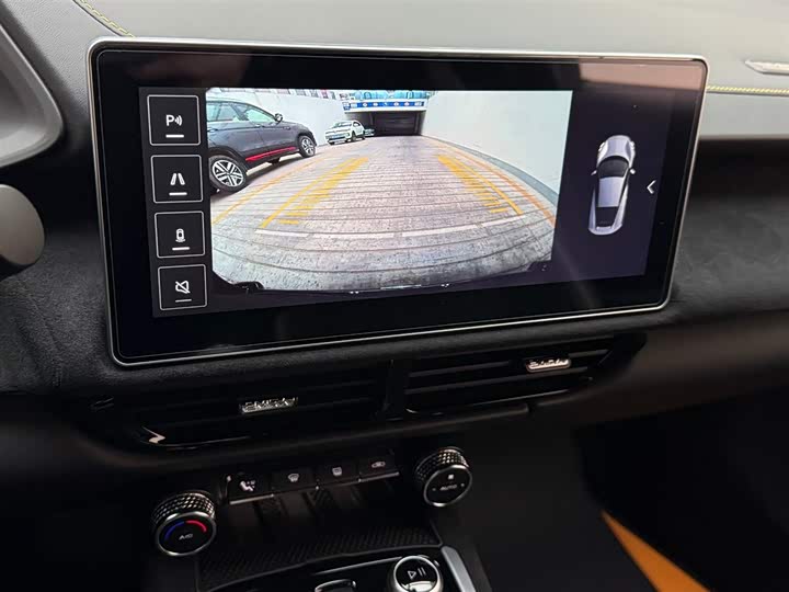 Фото 6 - Lotus Emira