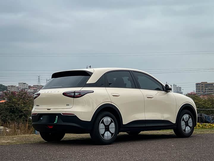 Фото 7 - Geely Galaxy Geome