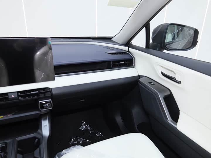 Фото 4 - Toyota RAV4