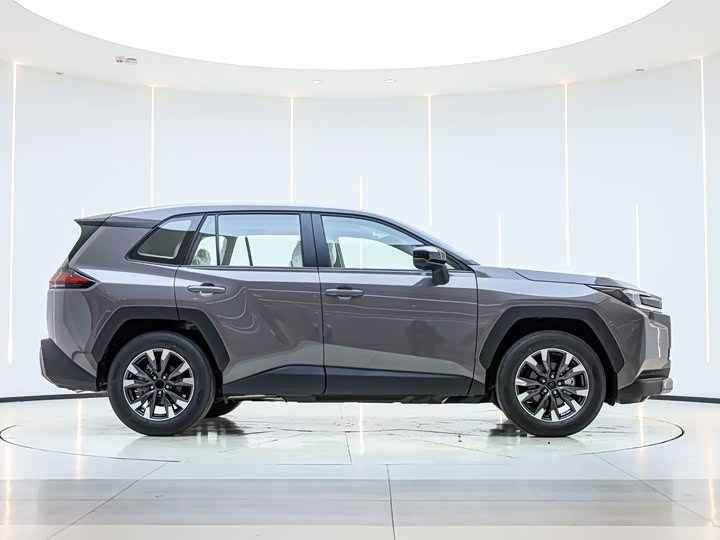 Фото 9 - Toyota RAV4