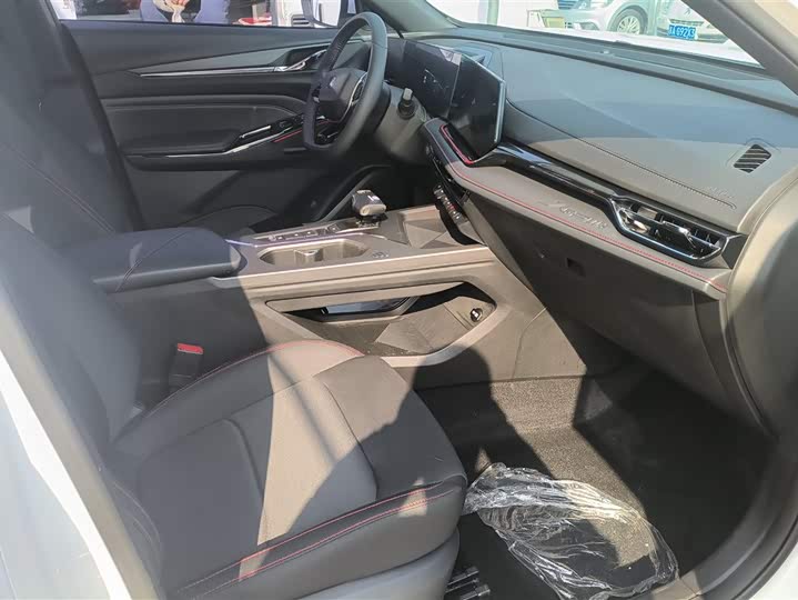 Фото 7 - Changan X5 Plus