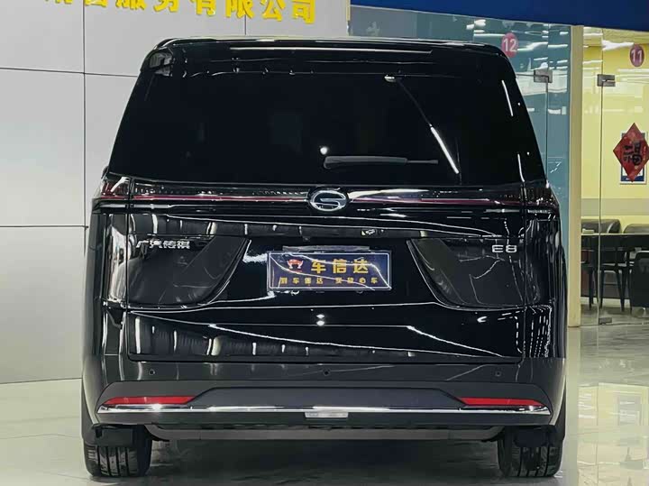 Фото 4 - GAC Trumpchi E8