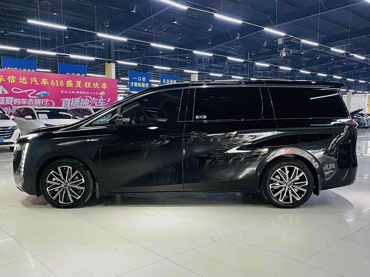 Фото 5 - GAC Trumpchi E8