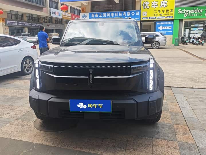 Фото 2 - Chery iCar 03