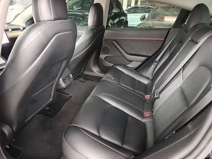 Фото 8 - Tesla Model 3