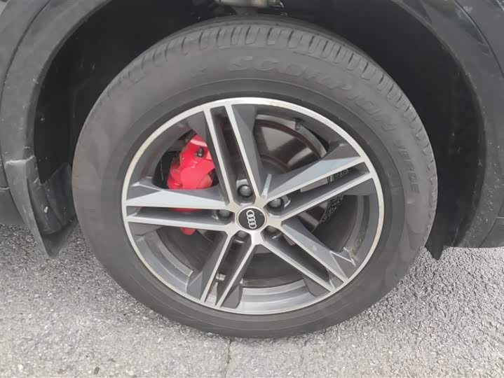 Фото 6 - Audi Q5L Sportback