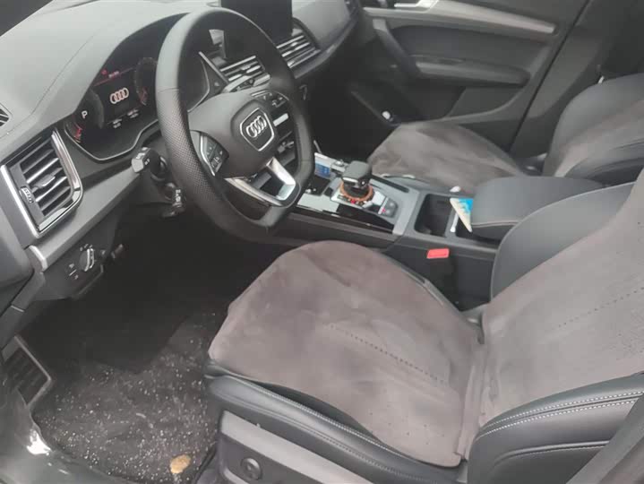 Фото 9 - Audi Q5L Sportback