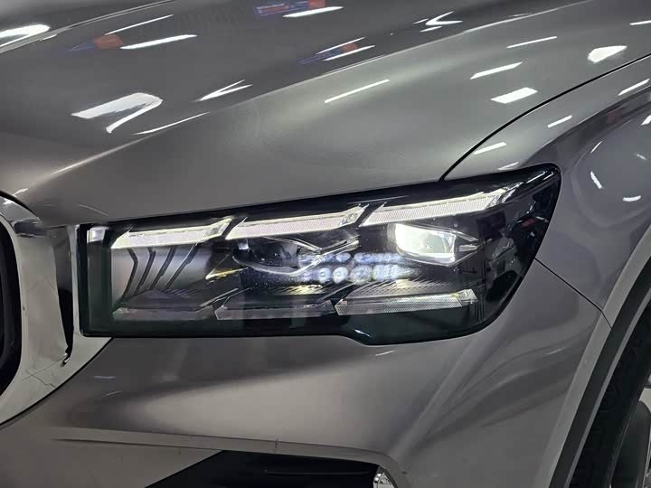 Фото 8 - Geely Monjaro