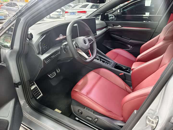 Фото 6 - Volkswagen Golf GTI