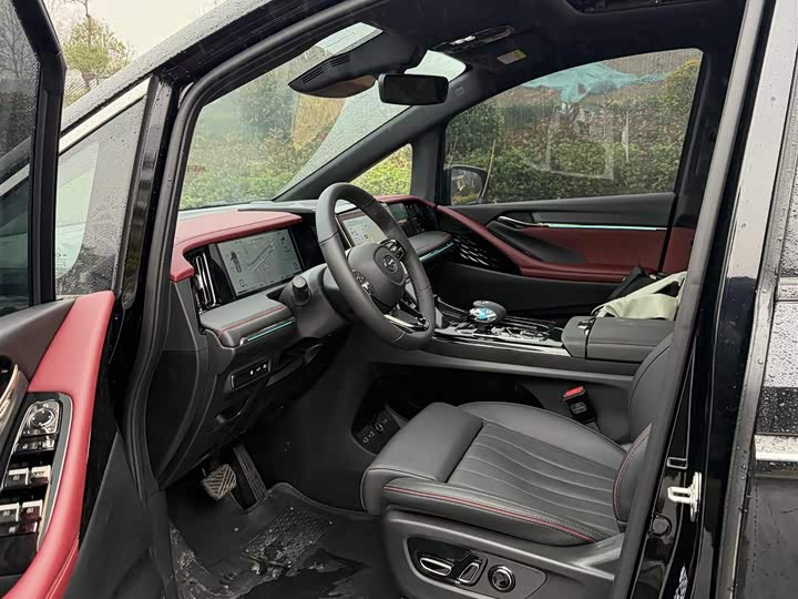 Фото 3 - GAC Trumpchi M8