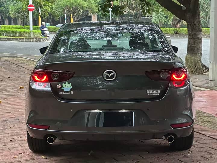 Photo 3 - Mazda 3 (Axela)