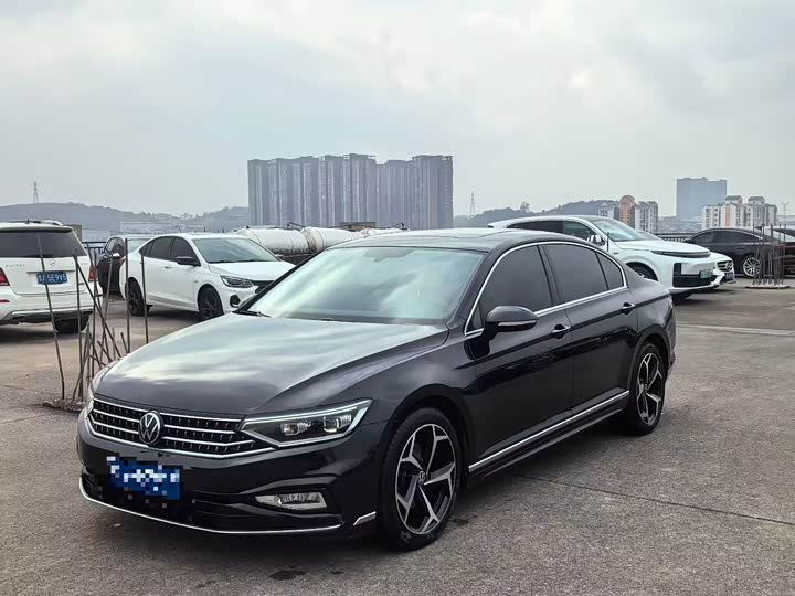 Фото 1 - Volkswagen Magotan