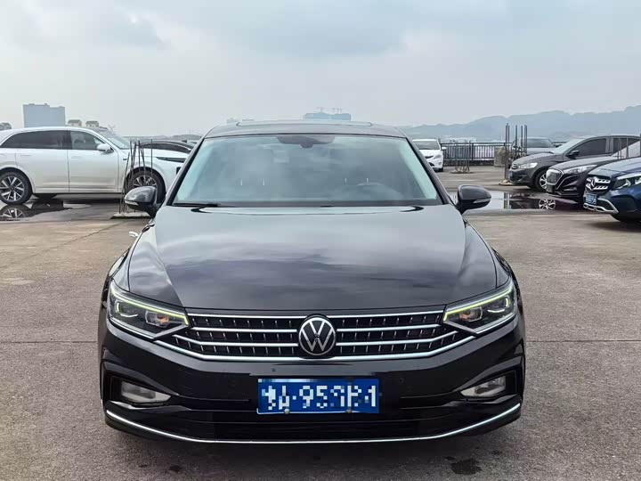 Фото 2 - Volkswagen Magotan