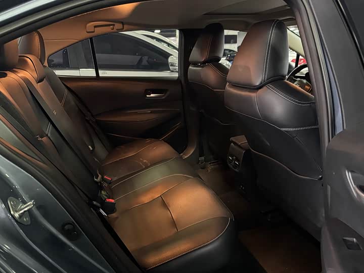 Фото 7 - Toyota Corolla