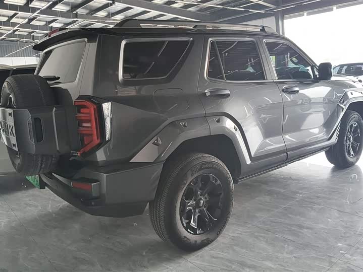 Фото 3 - Tank 400 Hybrid