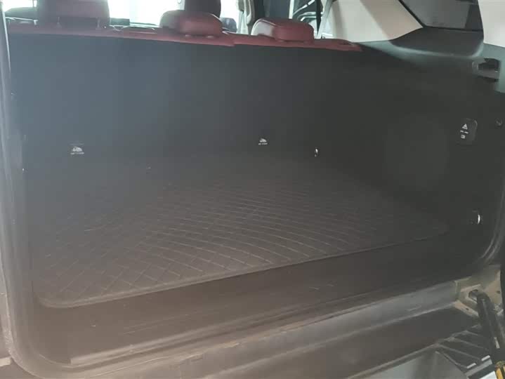 Фото 4 - Tank 400 Hybrid