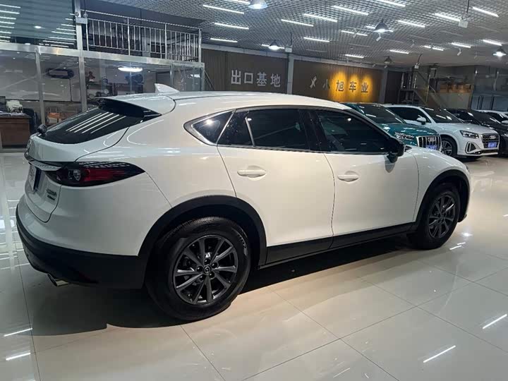 Фото 4 - Mazda CX-4