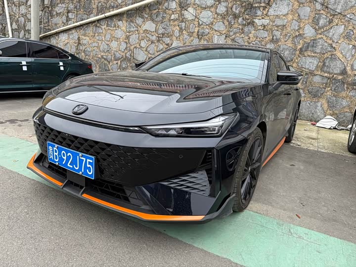 Фото 1 - Changan UNI-V