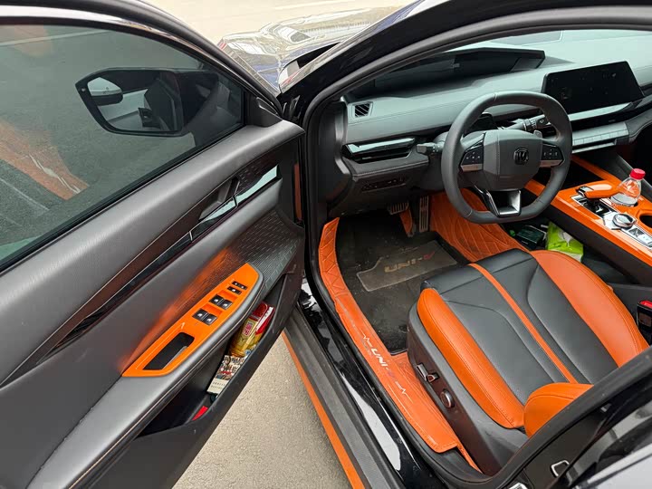 Фото 7 - Changan UNI-V