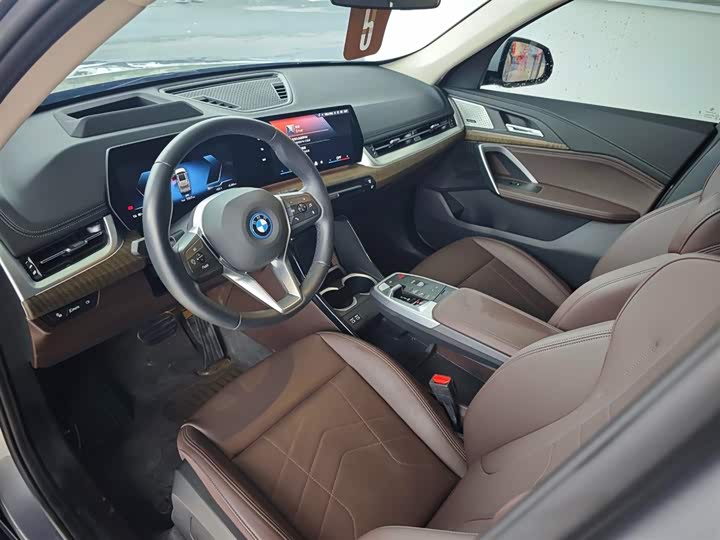 Фото 8 - BMW iX1