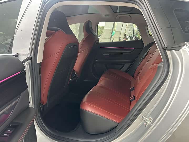 Фото 4 - XPeng P7