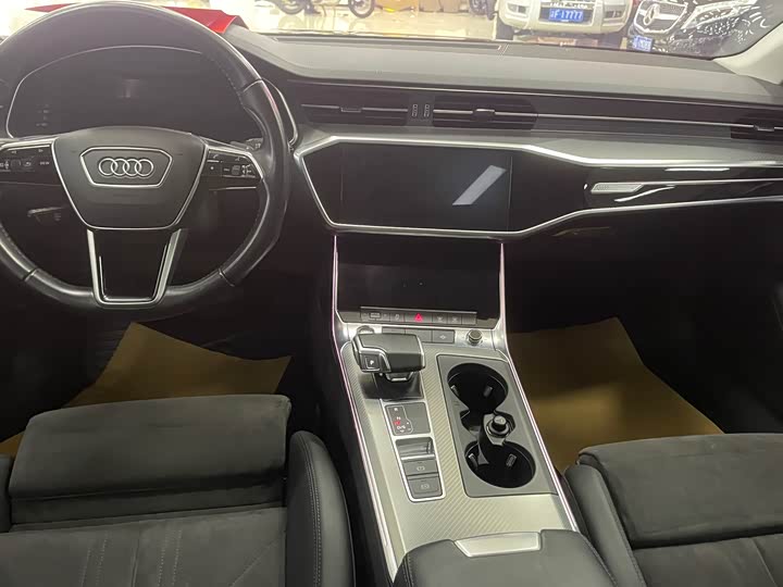 Фото 6 - Audi A6