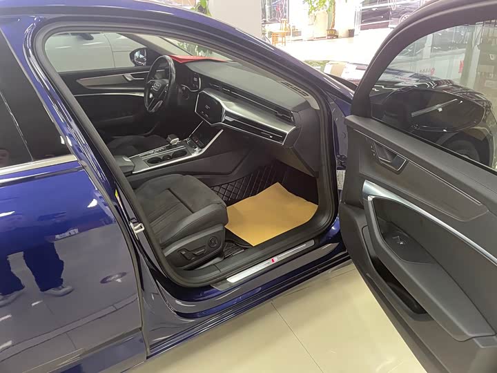 Фото 9 - Audi A6