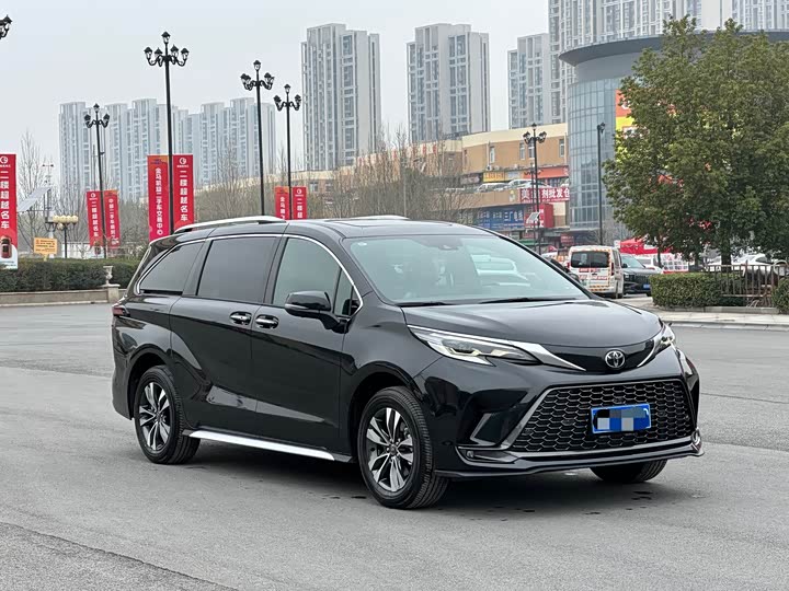 Фото 3 - Toyota Granvia