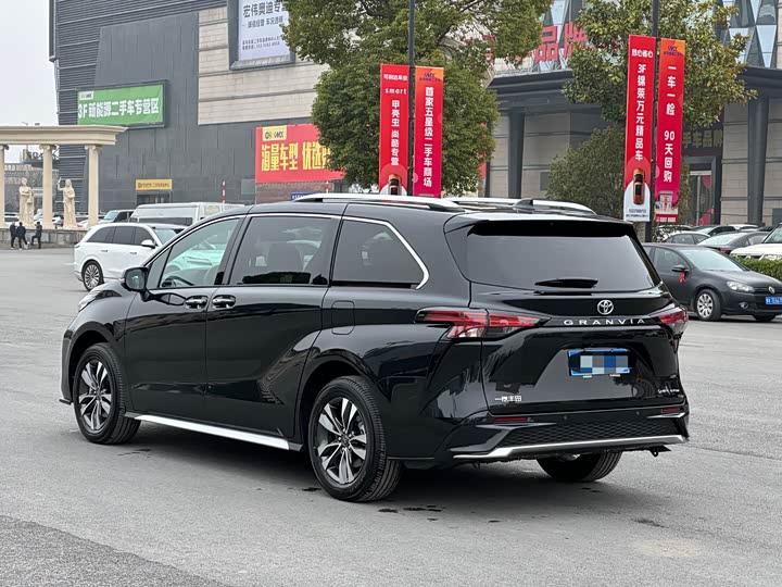 Фото 6 - Toyota Granvia