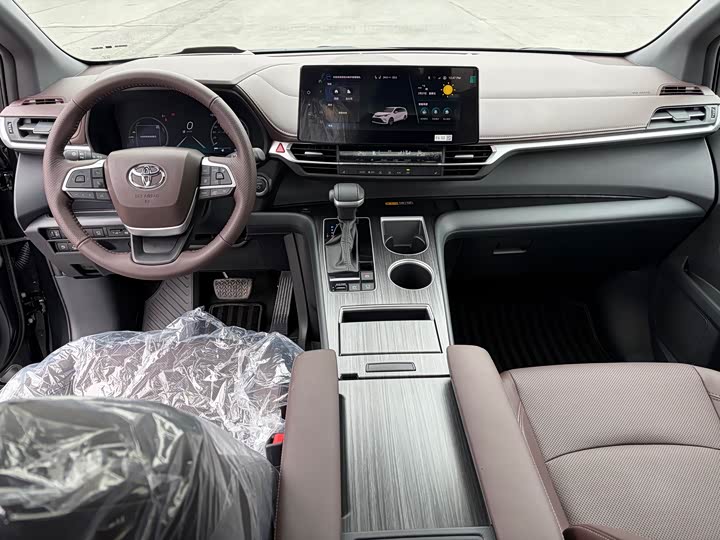 Фото 8 - Toyota Granvia