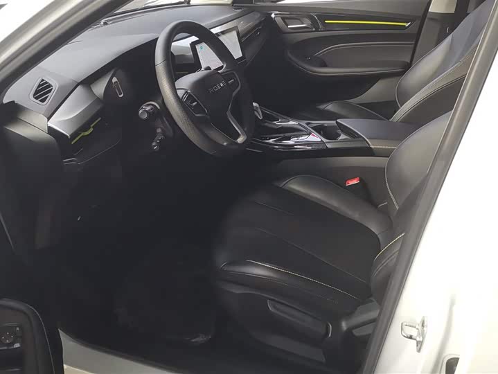 Фото 9 - Roewe i5