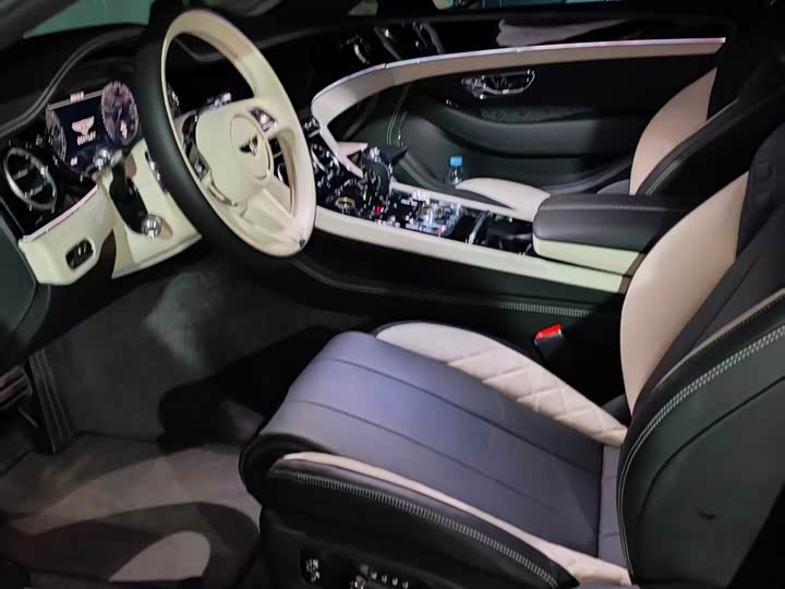 Фото 5 - Bentley Continental GT