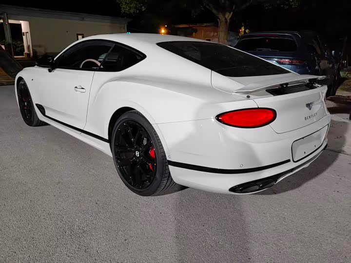 Фото 8 - Bentley Continental GT