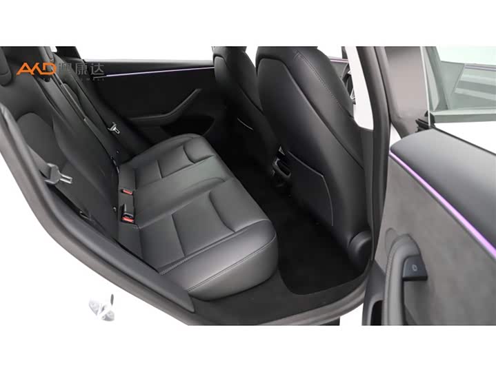 Фото 8 - Tesla Model 3