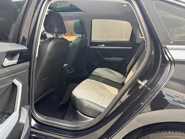 Фото 6 - Volkswagen Lavida