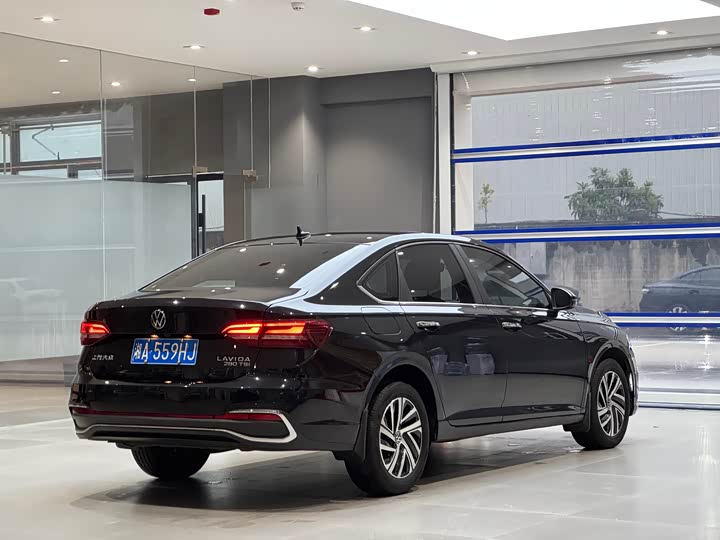 Фото 8 - Volkswagen Lavida