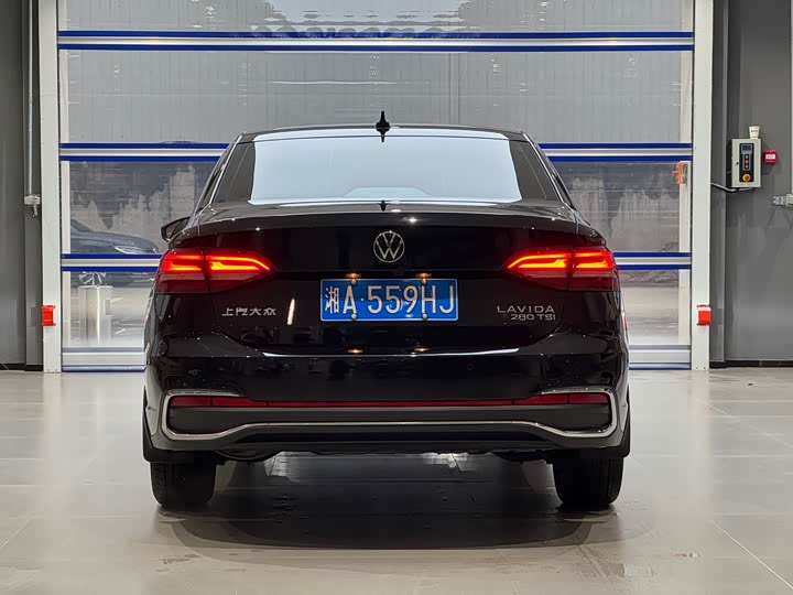 Фото 9 - Volkswagen Lavida