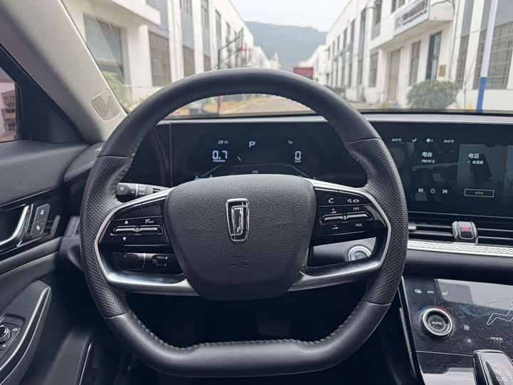 Photo 7 - Bestune B70