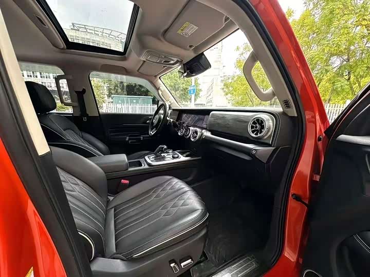 Фото 4 - Tank 300