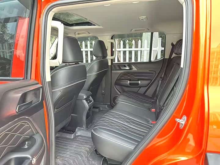 Фото 6 - Tank 300