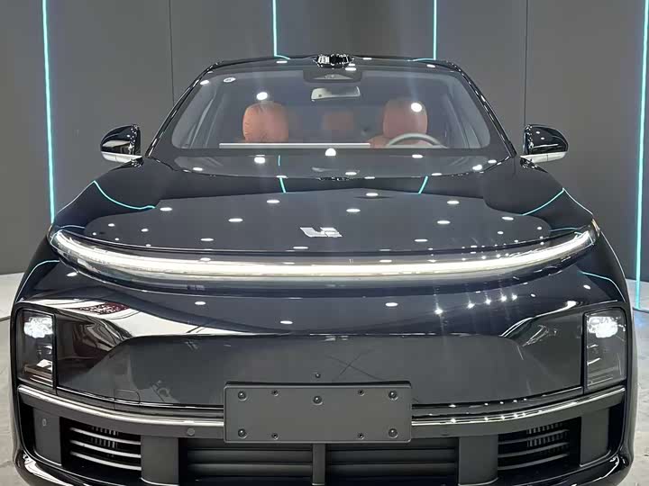 Photo 2 - LiXiang L7