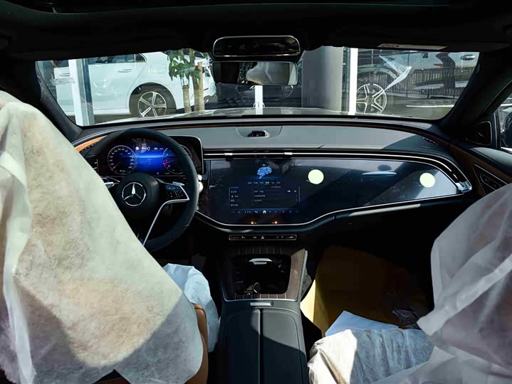 Photo 6 - Mercedes-Benz E-Class