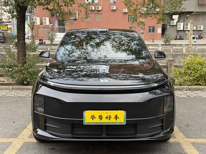 Photo 2 - LiXiang L6