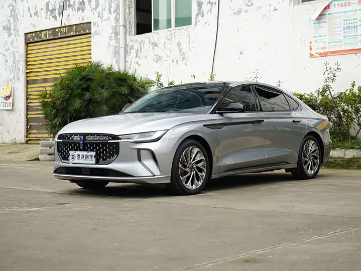 Photo 1 - Lincoln Z (Zephyr)