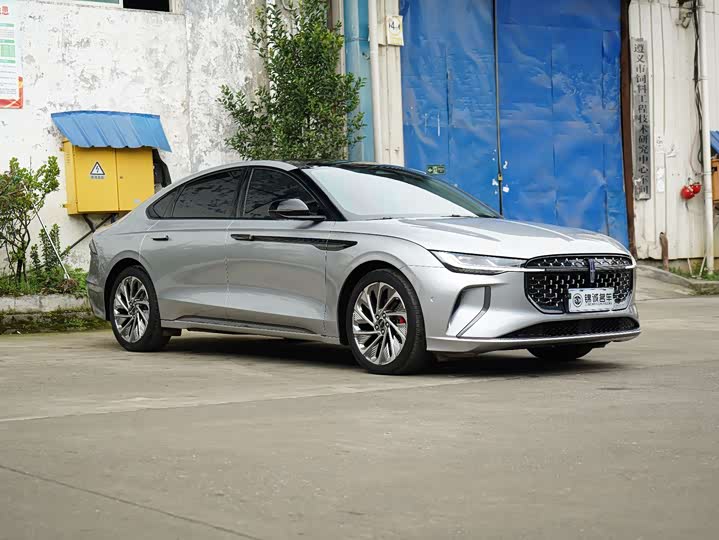 Photo 3 - Lincoln Z (Zephyr)