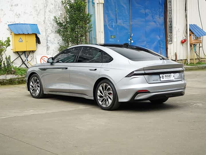 Photo 9 - Lincoln Z (Zephyr)