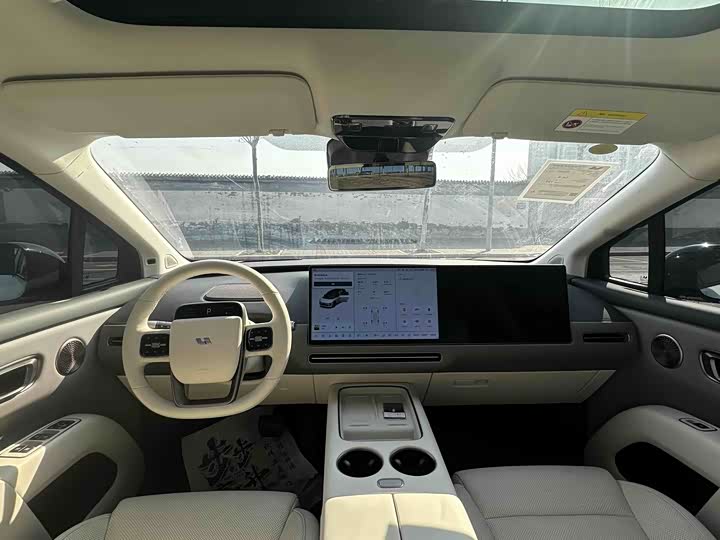 Фото 4 - LiXiang i8