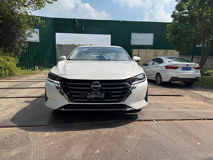 Фото 1 - Nissan Sylphy