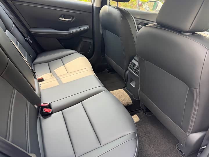 Фото 5 - Nissan Sylphy